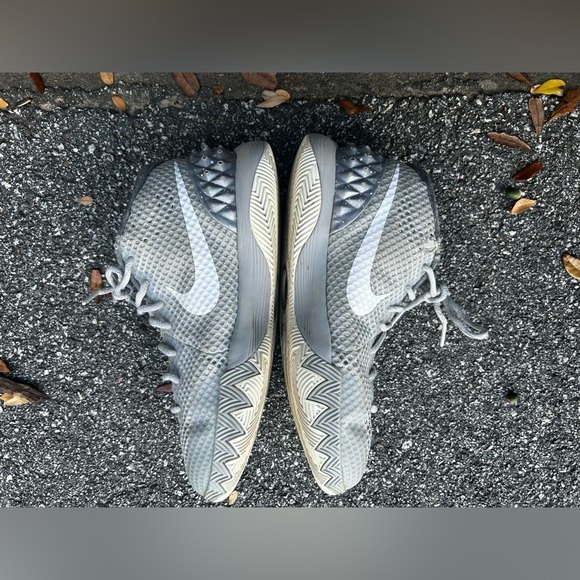 Nike Kyrie 1 - Wolf Grey(Men’s 6.5) - Picture 9 of 14